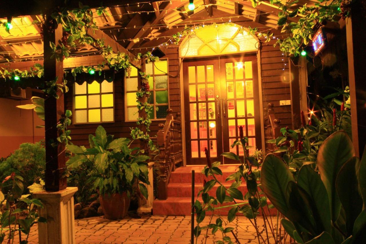 Six Villa Inn Dungun Zewnętrze zdjęcie